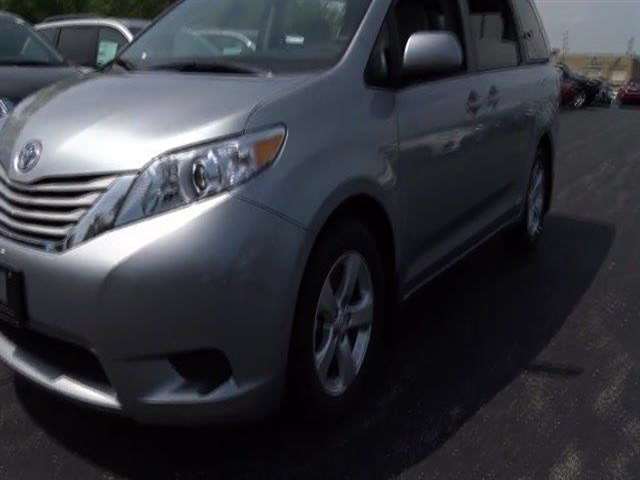 Toyota Sienna 2017 photo 5